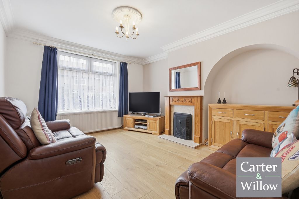 Property photo 3 of 13