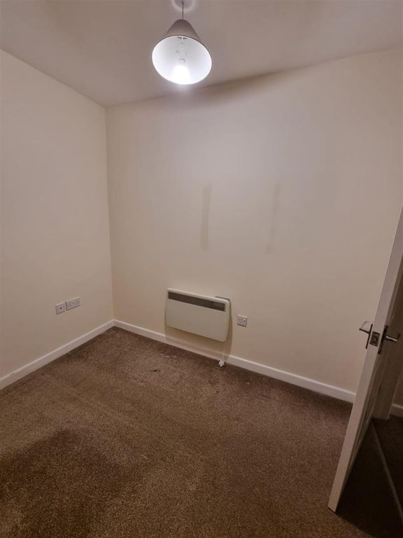 Property photo 2 of 8 1000050604.Jpg