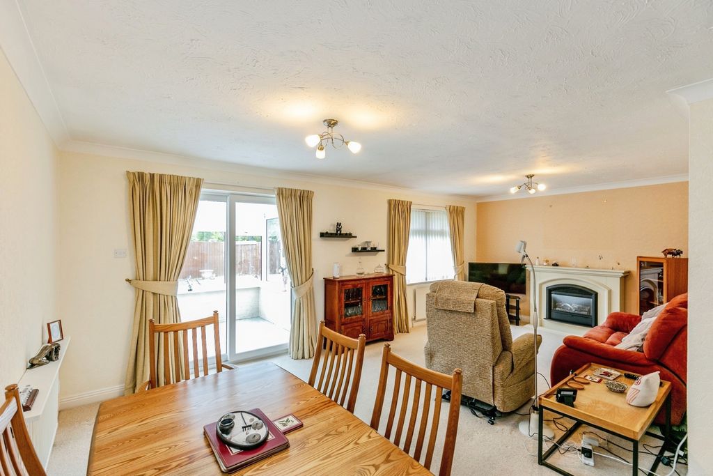 Property photo 3 of 18 Pbox-Img.Jpg