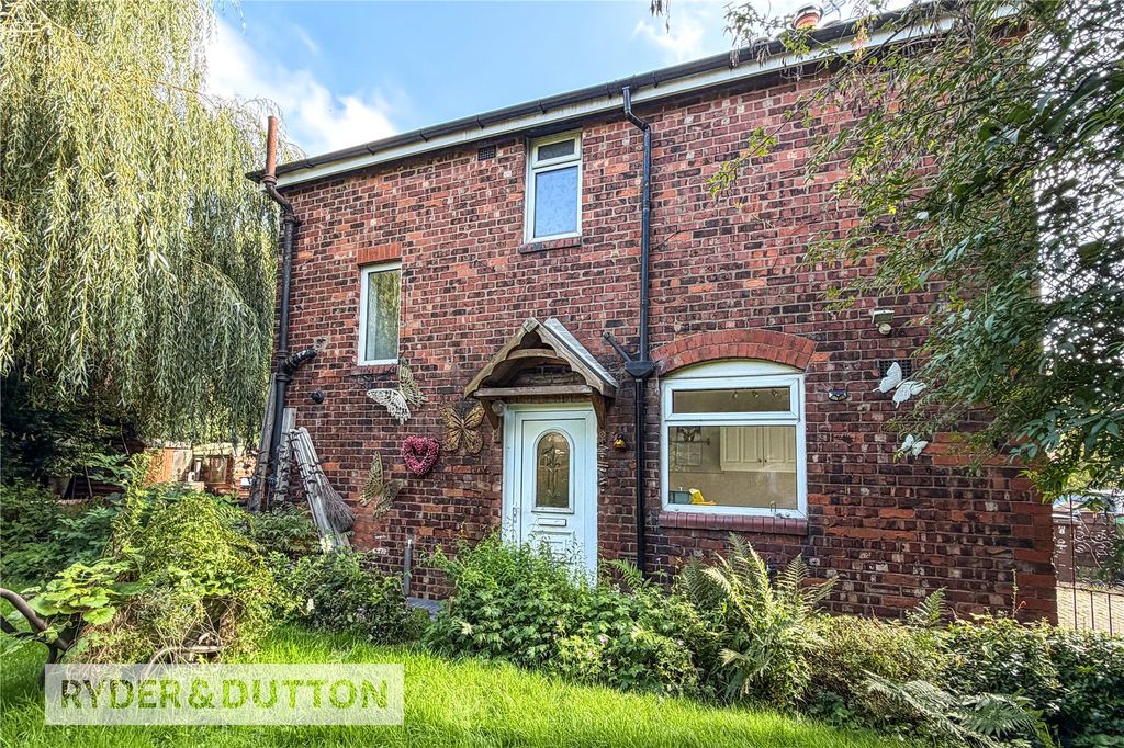 Property photo 1 of 17 External