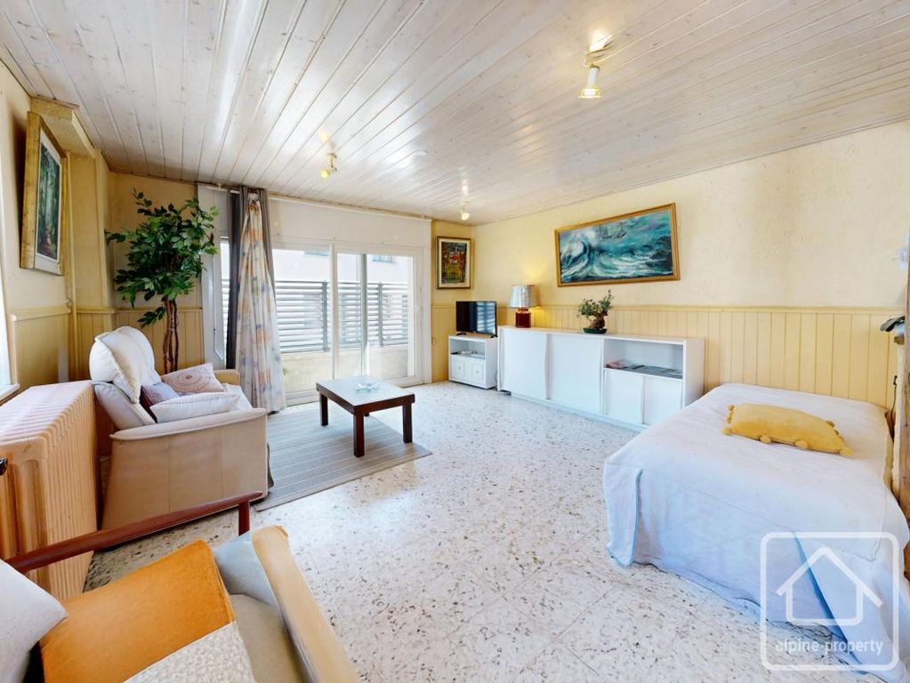 Property photo 3 of 40