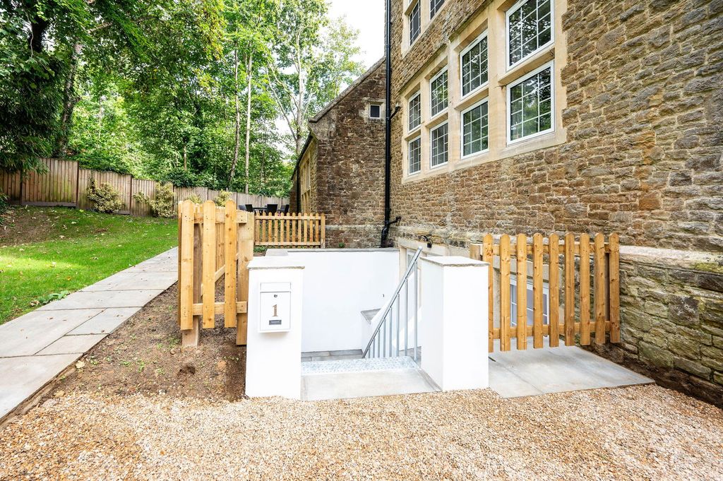 Property photo 1 of 26