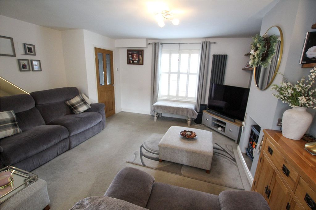 Property photo 3 of 19