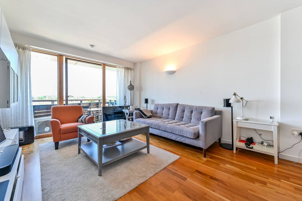 Property photo 2 of 11