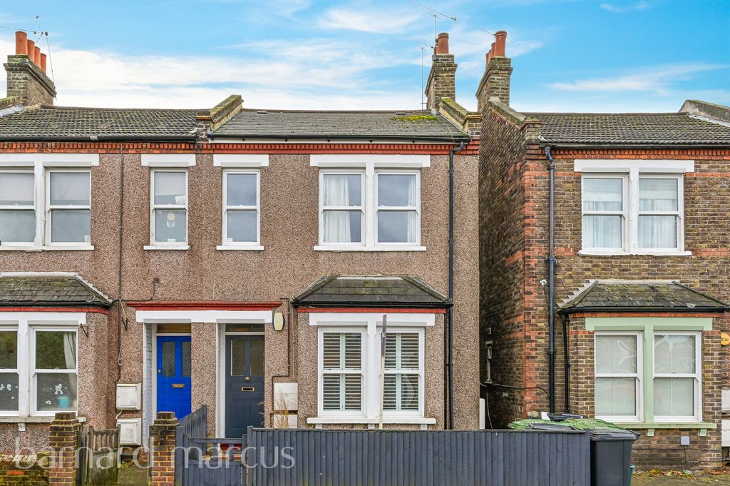 Property photo 1 of 8 Front