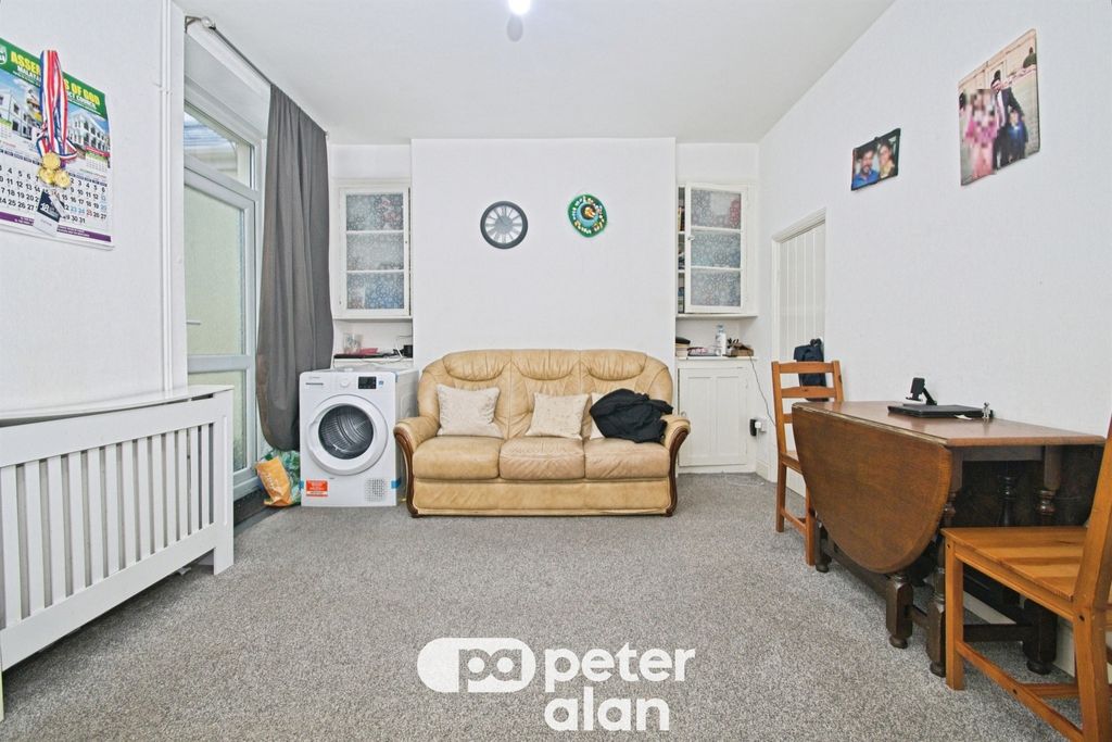 Property photo 3 of 24