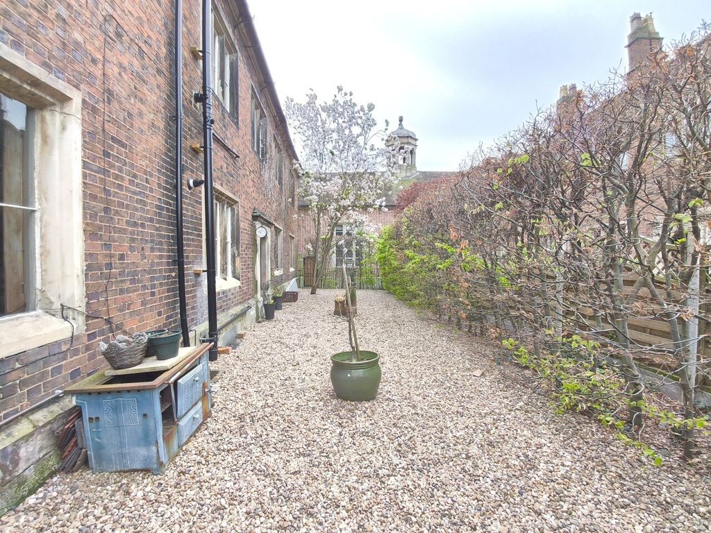 Property photo 2 of 24 Picture No. 05