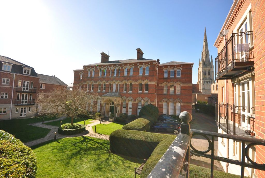 Property photo 3 of 10