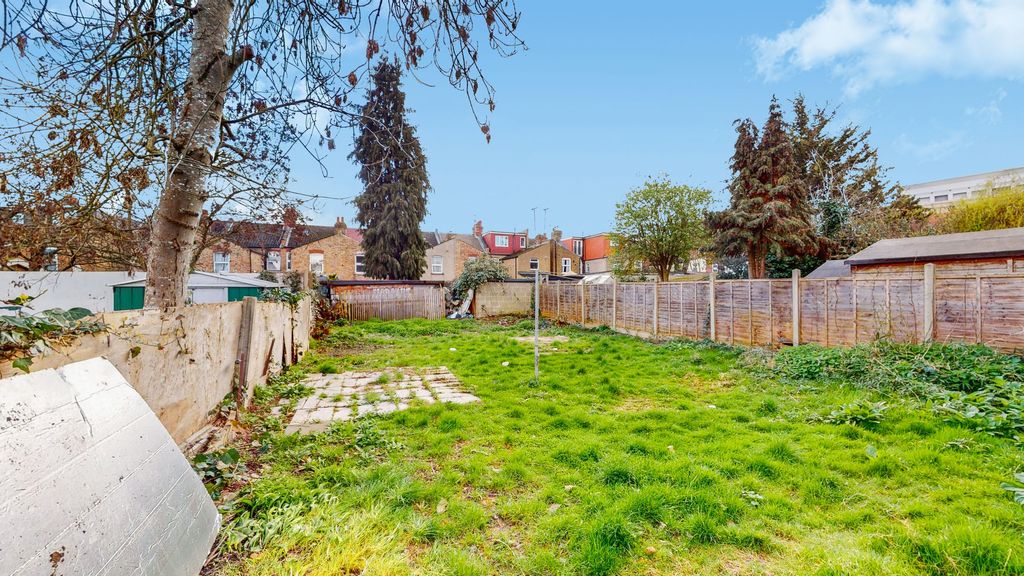 Property photo 2 of 11