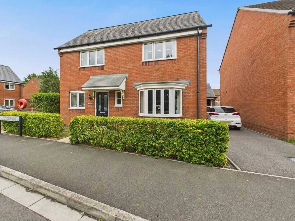 Property photo 1 of 32