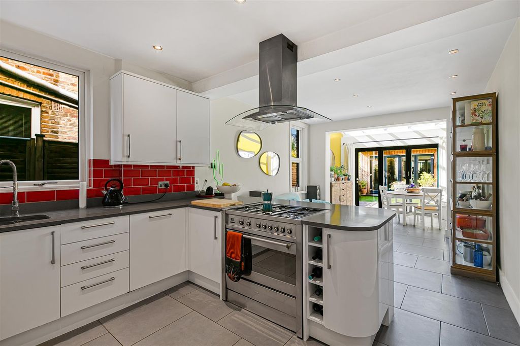 Property photo 3 of 17