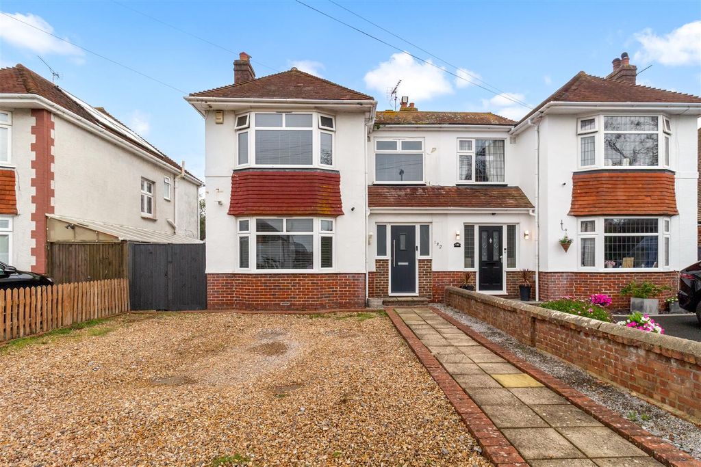 Property photo 1 of 20 132 St Andrews Road-020.Jpg
