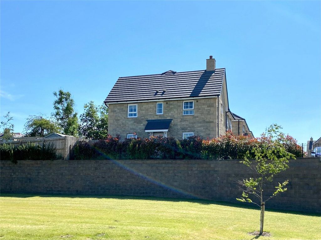 Property photo 2 of 18 External