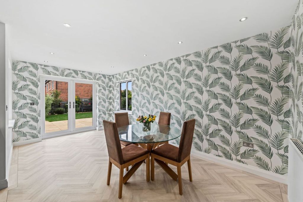 Property photo 3 of 22 Dining Room