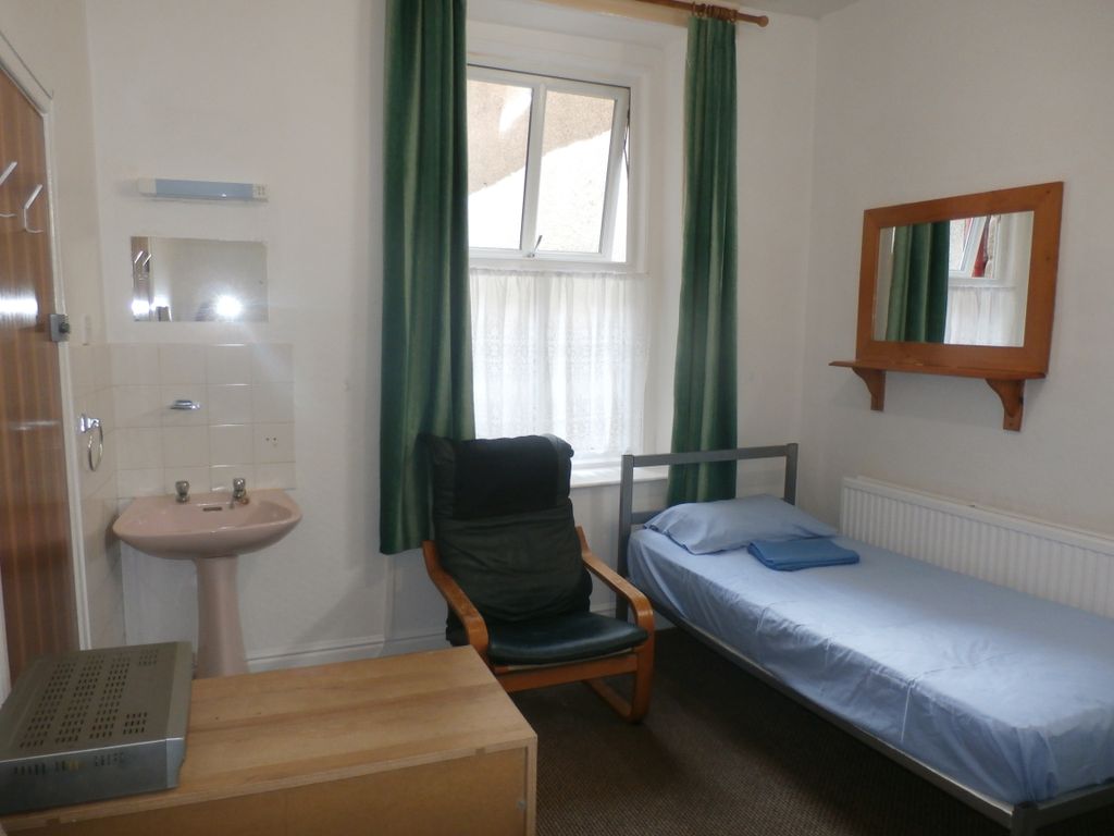 Property photo 2 of 3