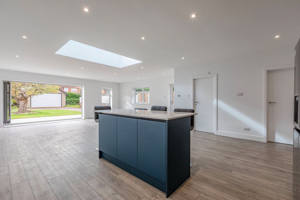 Property photo 3 of 28 Picture No. 21