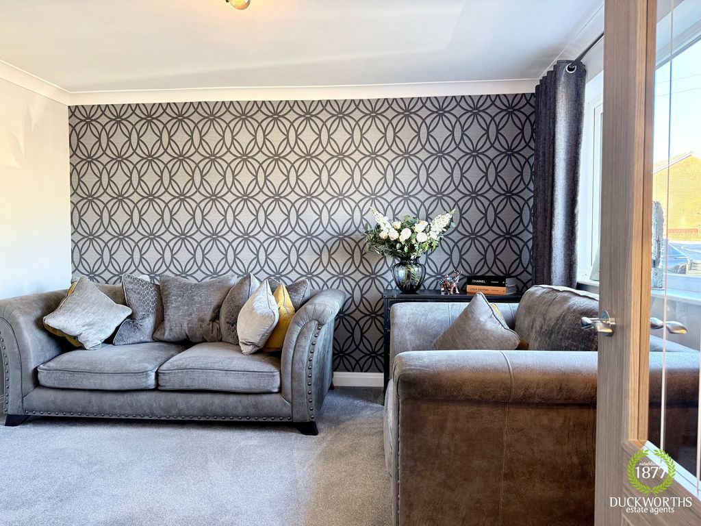 Property photo 3 of 43