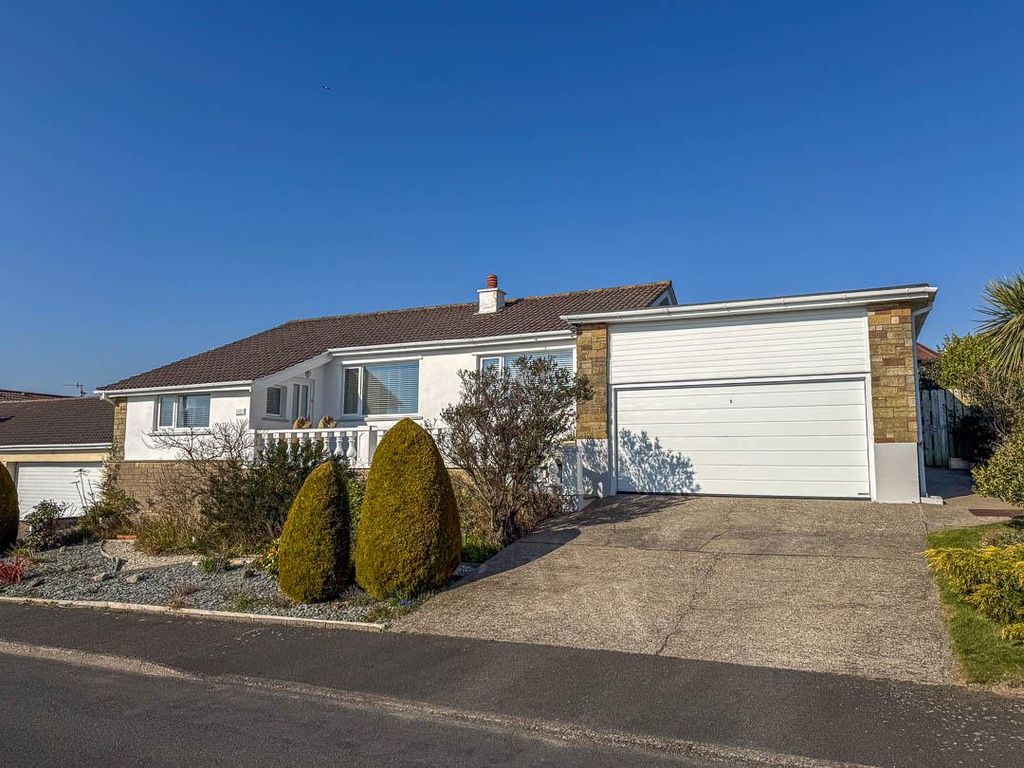 Property photo 1 of 33 41 Howe Road, Onchan (2).Jpg