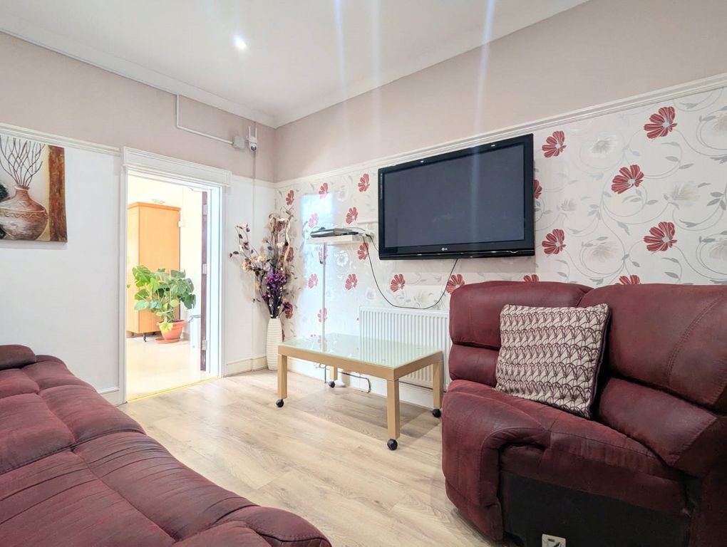 Property photo 3 of 15 Communal Lounge