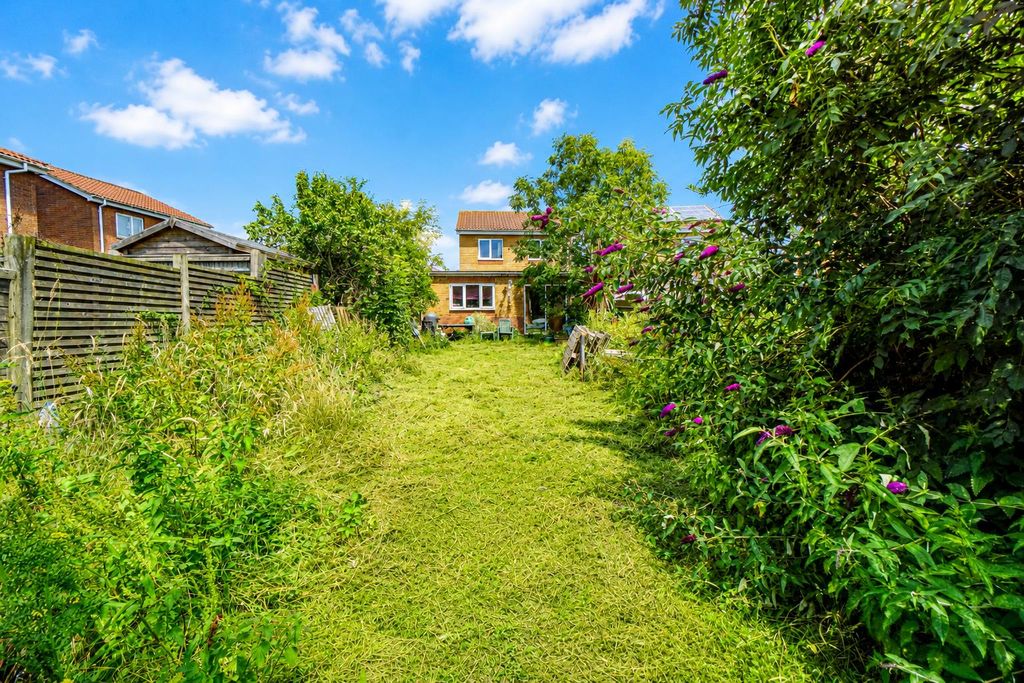 Property photo 2 of 5 3Fdbde39-c765-4F28-A818-38Cf9Ad2d70d.Png