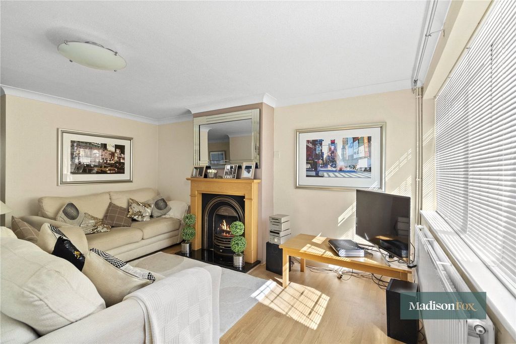Property photo 2 of 19 Picture No. 03