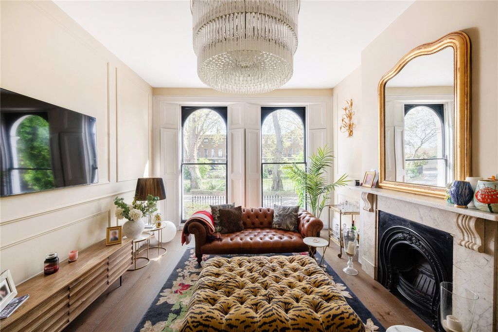 Property photo 3 of 36 Reception