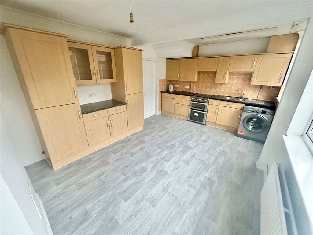 Property photo 1 of 8 Kitchen Diner