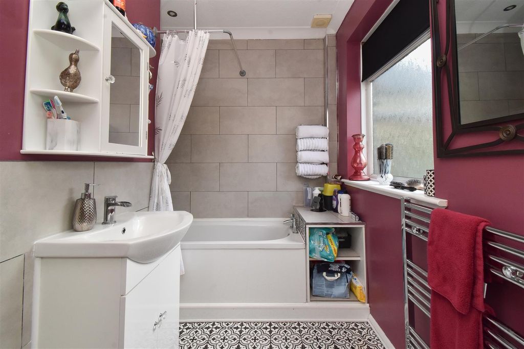 Additional image 15 of 4 bed detached bungalow for saleMoscow Road, Hastings TN35