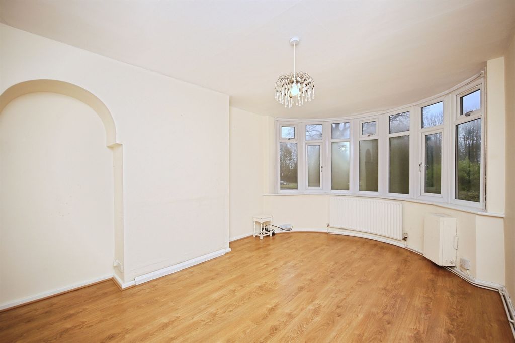 Property photo 3 of 23