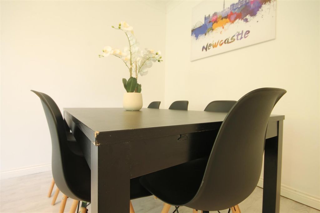 Property photo 3 of 9 61331.Jpg