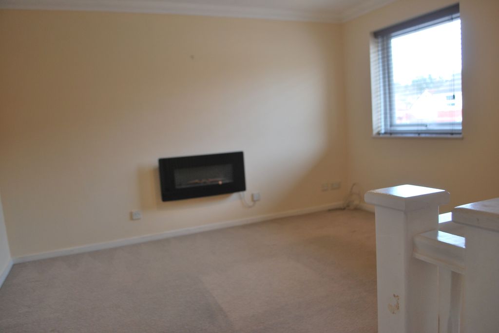 Property photo 2 of 7 Lounge