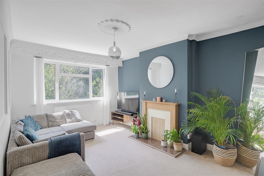 Property photo 1 of 15 07-A29983020-Propwpen-Jj-Meadowview Rd-7.Jpg