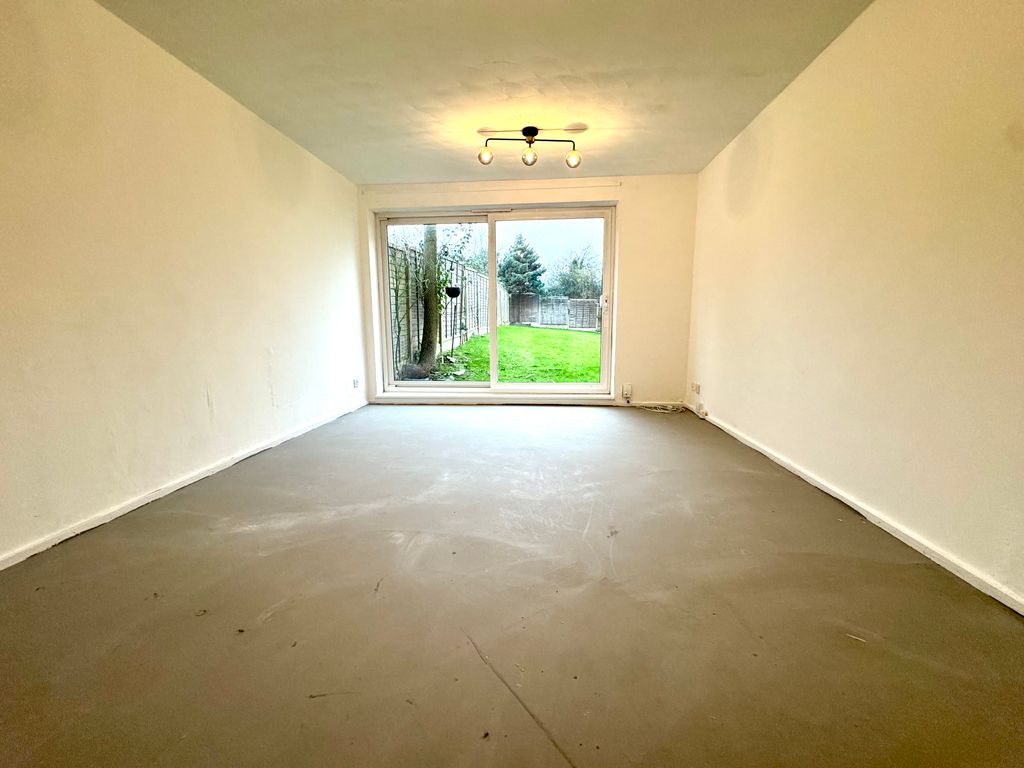 Property photo 3 of 13 Living Room