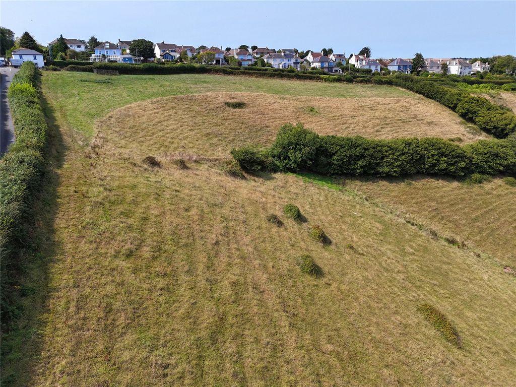 Property photo 2 of 11 Picture No. 32