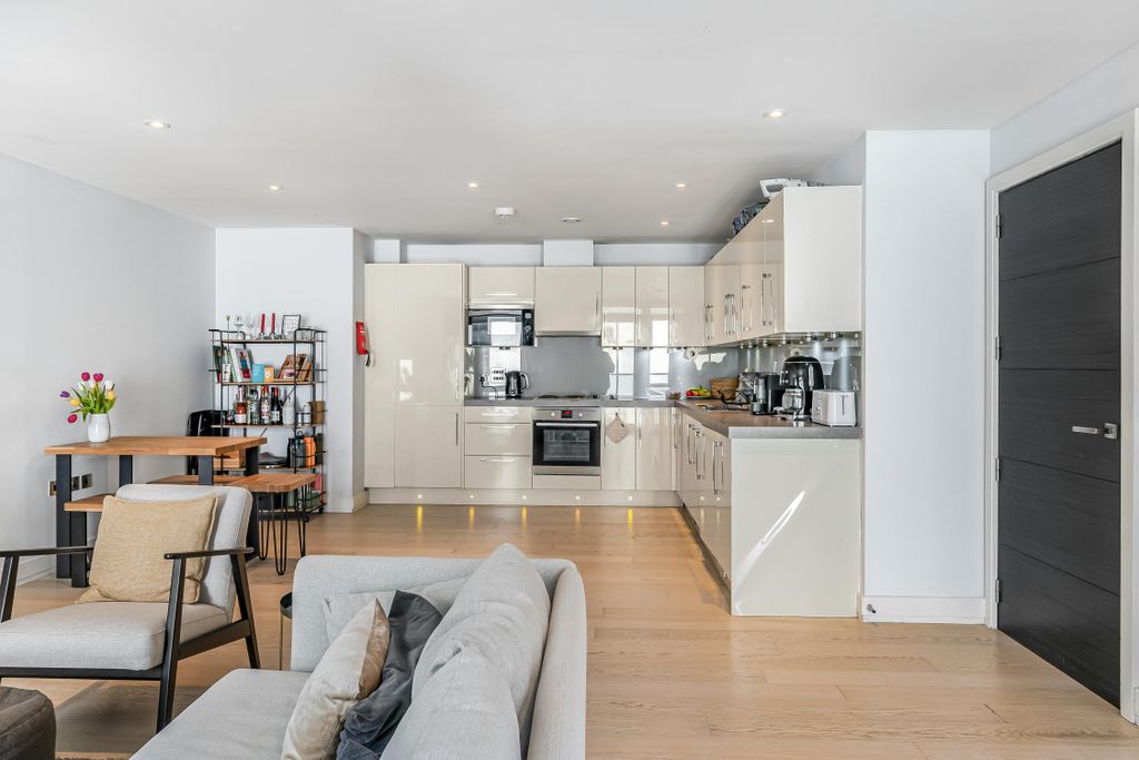 Property photo 3 of 15 Reception