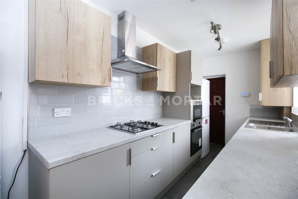 Property photo 3 of 17 2.Jpg