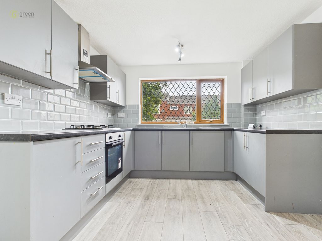 Property photo 3 of 28