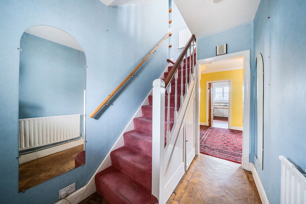 Property photo 2 of 20 1305845-7-6846Ff5...