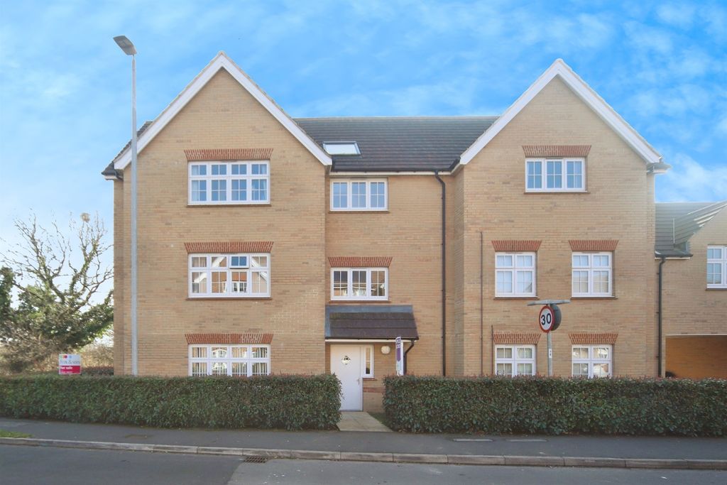 Property photo 1 of 11