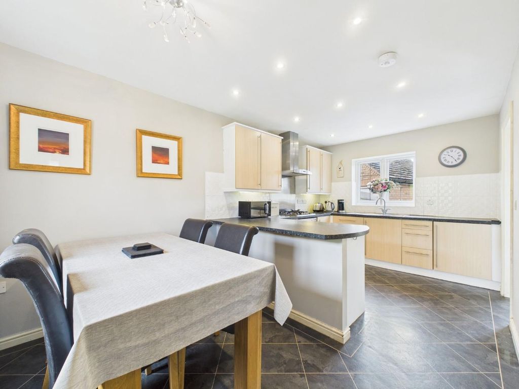 Property photo 3 of 24 Cam03810G0-Pr0363-Still004.Jpg