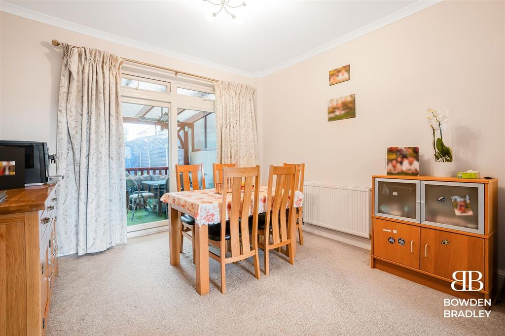 Property photo 3 of 14 Dining Room