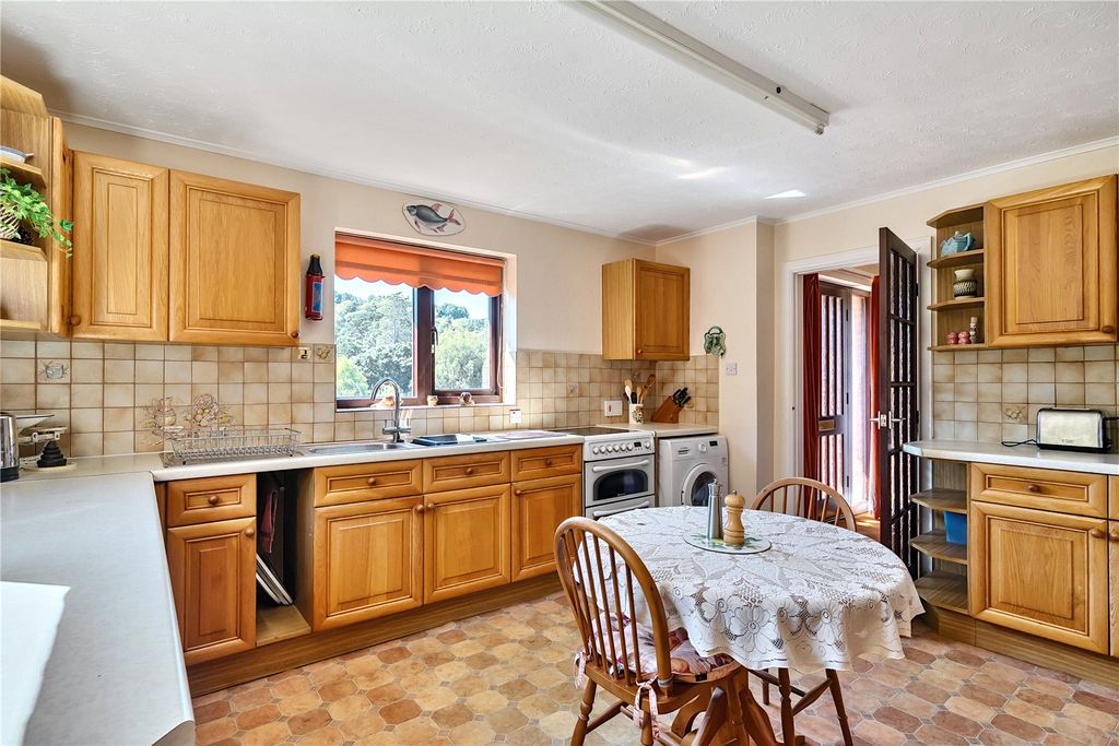 Property photo 3 of 21 Picture No. 06