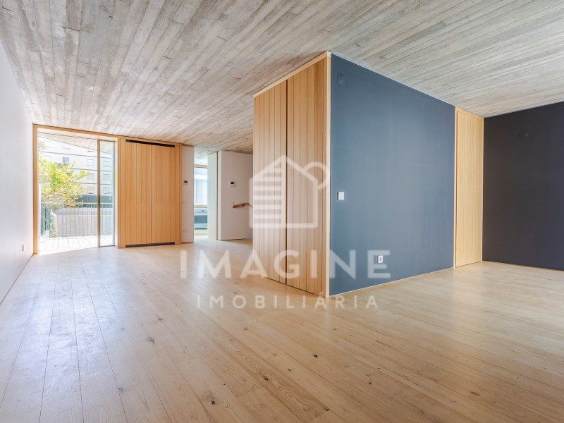 Property photo 2 of 52