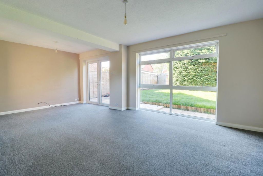 Property photo 3 of 19