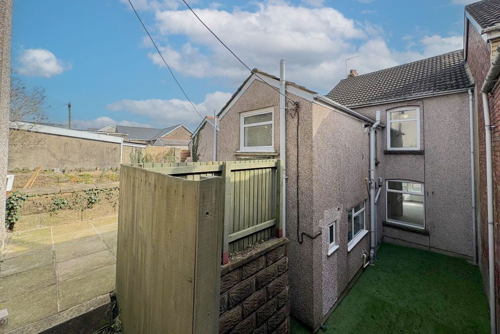 Additional image 30 of 4 bed terraced house for sale5 High Street, Newbridge NP11