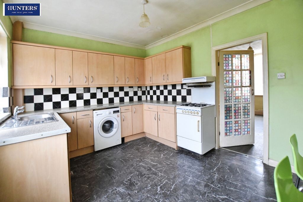 Property photo 3 of 17 Kitchen/Diner