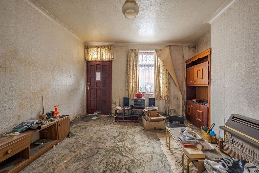 Property photo 2 of 12 Gallery