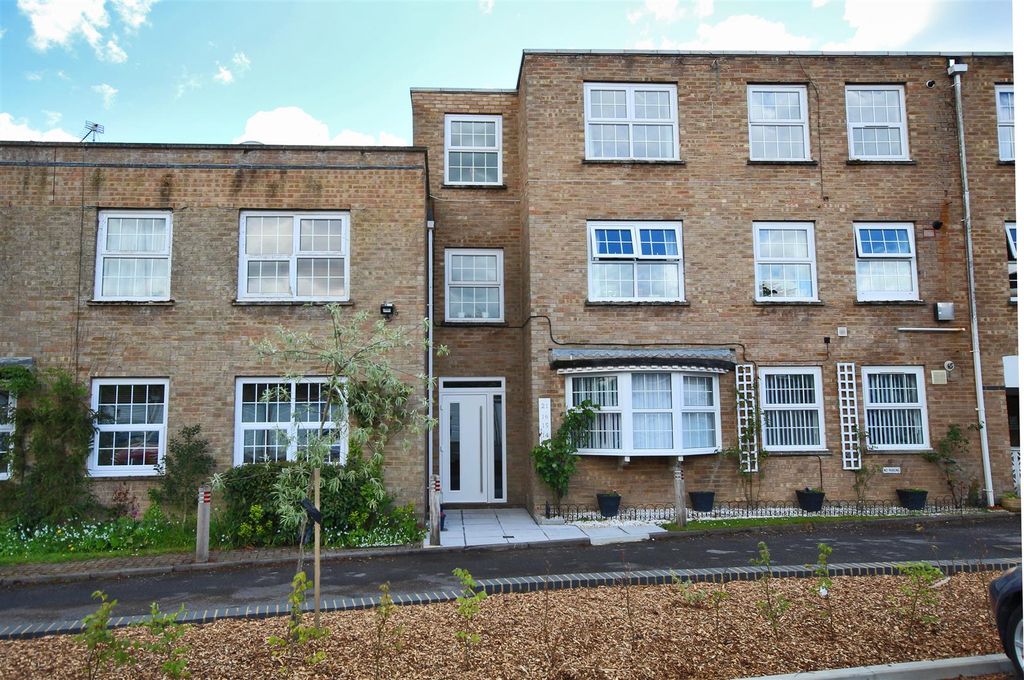 Property photo 1 of 11 Front 2.Jpg