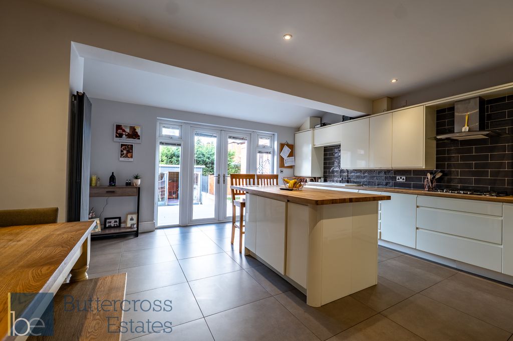 Property photo 2 of 32 Kitchen Diner