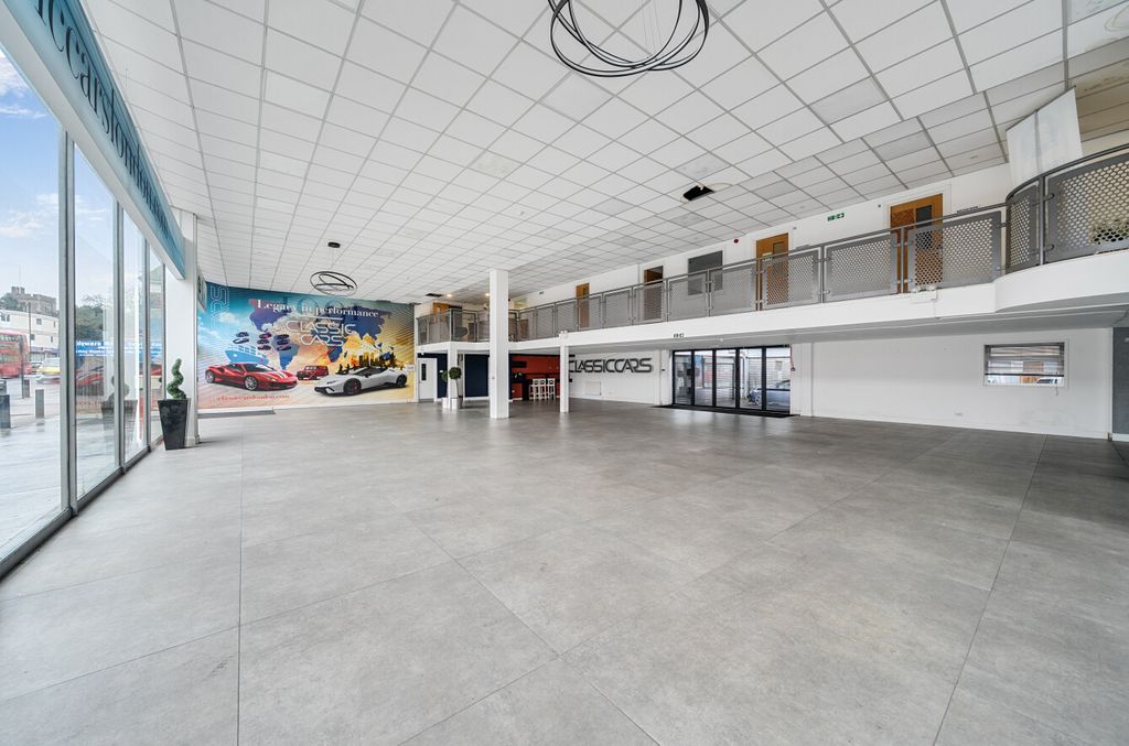 Property photo 2 of 6